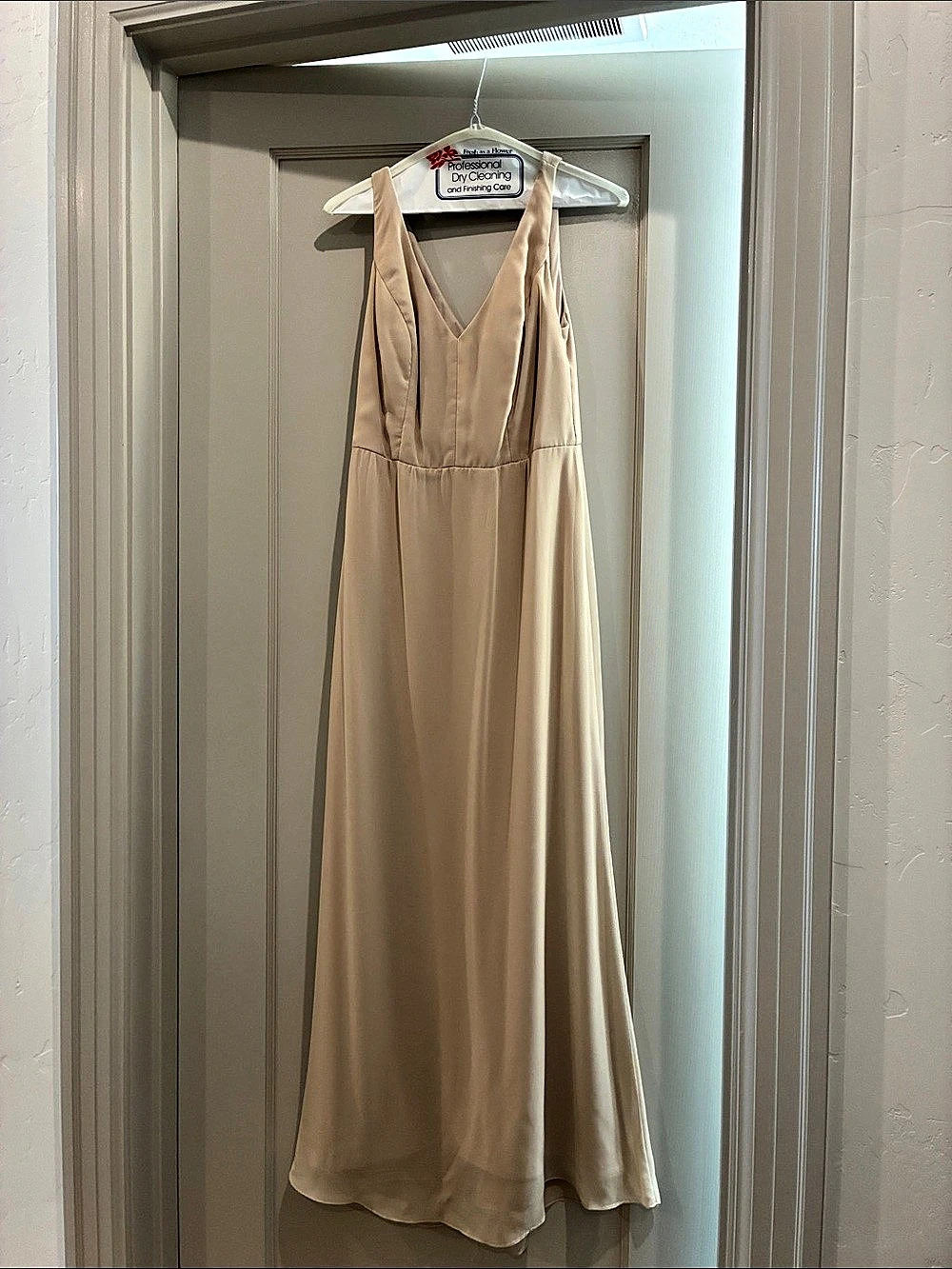 Thread Maxi Dress in Beige Size 10 Like New, tailored to fit 5’3/4” tall woman